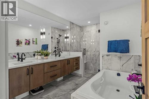 283C Three Sisters Drive, Canmore, AB - Indoor Photo Showing Bathroom