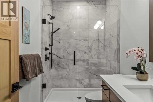 283C Three Sisters Drive, Canmore, AB - Indoor Photo Showing Bathroom
