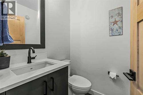 283C Three Sisters Drive, Canmore, AB - Indoor Photo Showing Bathroom