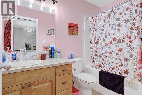 706 7 Street, Beaverlodge, AB - Indoor Photo Showing Bathroom