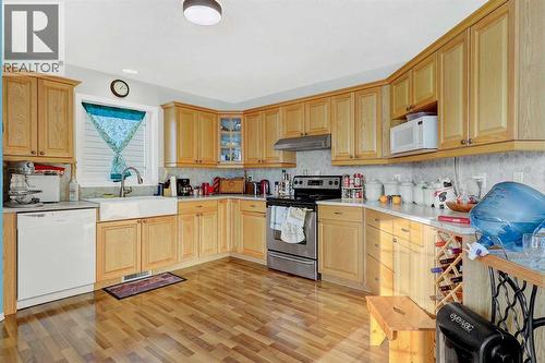 706 7 Street, Beaverlodge, AB - Indoor Photo Showing Kitchen