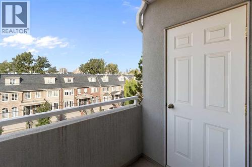 404, 2422 Erlton Street Sw, Calgary, AB - Outdoor With Exterior