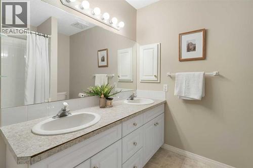 404, 2422 Erlton Street Sw, Calgary, AB - Indoor Photo Showing Bathroom