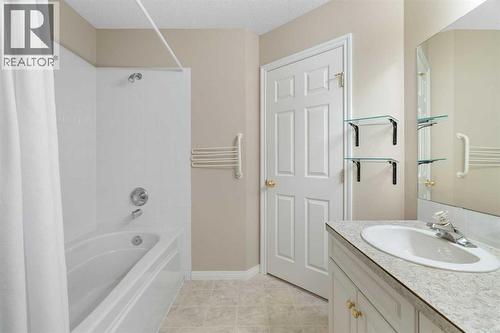 404, 2422 Erlton Street Sw, Calgary, AB - Indoor Photo Showing Bathroom