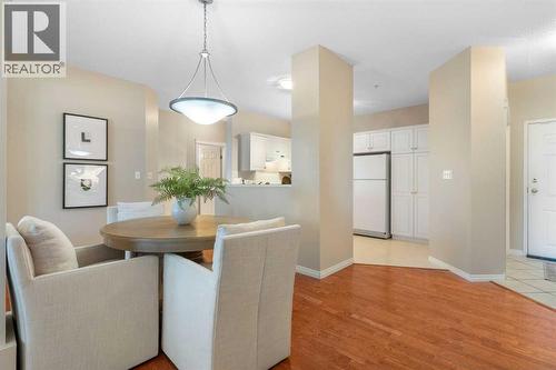 404, 2422 Erlton Street Sw, Calgary, AB - Indoor