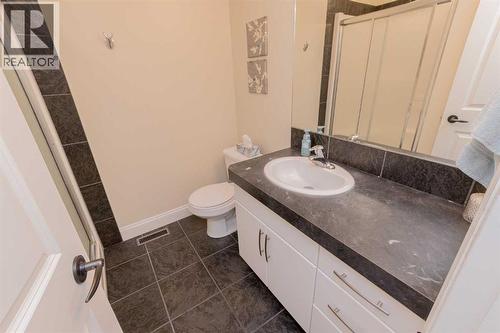 4622 93A Street, Wedgewood, AB - Indoor Photo Showing Bathroom