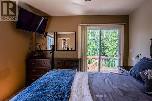 5144 25Th Siderd, Essa, ON - Indoor Photo Showing Bedroom
