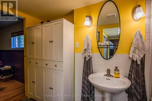 5144 25Th Siderd, Essa, ON - Indoor Photo Showing Bathroom