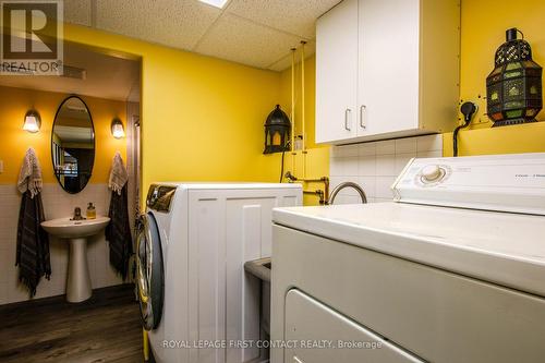 5144 25Th Siderd, Essa, ON - Indoor Photo Showing Laundry Room