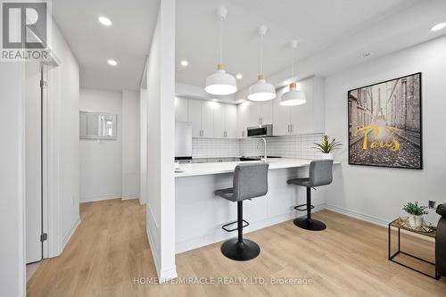 9470 The Gore Road, Brampton, ON - Indoor Photo Showing Kitchen With Upgraded Kitchen