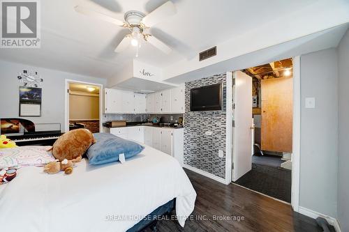 2048 Walker Avenue, Peterborough, ON - Indoor Photo Showing Bedroom