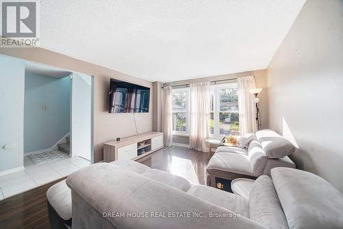 2048 Walker Avenue, Peterborough, ON - Indoor Photo Showing Living Room
