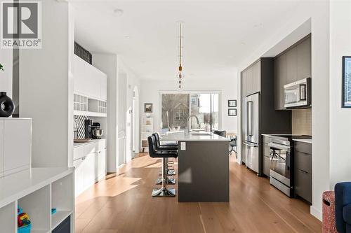 1940 Bowness Road Nw, Calgary, AB - Indoor Photo Showing Kitchen
