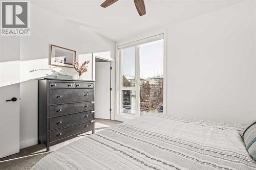 1940 Bowness Road Nw, Calgary, AB - Indoor Photo Showing Bedroom
