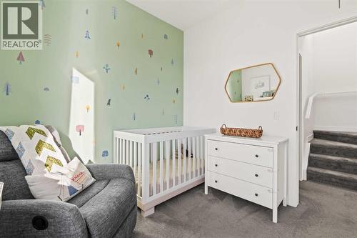 1940 Bowness Road Nw, Calgary, AB - Indoor Photo Showing Bedroom