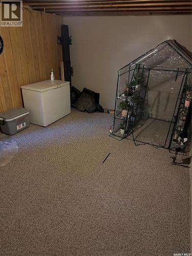 246 5Th Avenue Nw, Swift Current, SK - Indoor