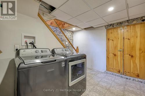 719 Peel Street, Woodstock (Woodstock - South), ON - Indoor Photo Showing Laundry Room