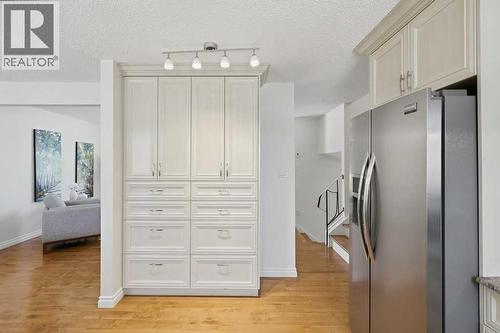 3703 Valdes Place Nw, Calgary, AB - Indoor Photo Showing Other Room