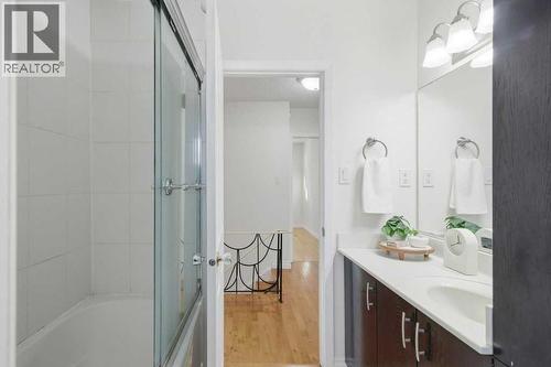3703 Valdes Place Nw, Calgary, AB - Indoor Photo Showing Bathroom
