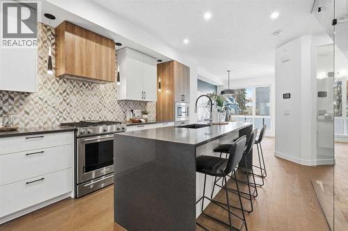 2104 17A Street Sw, Calgary, AB - Indoor Photo Showing Kitchen With Stainless Steel Kitchen With Upgraded Kitchen