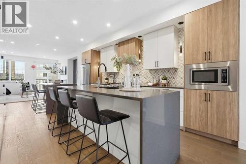 2104 17A Street Sw, Calgary, AB - Indoor Photo Showing Kitchen With Upgraded Kitchen