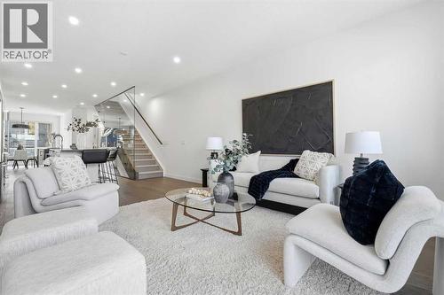 2104 17A Street Sw, Calgary, AB - Indoor Photo Showing Living Room
