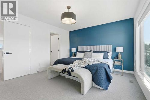 2104 17A Street Sw, Calgary, AB - Indoor Photo Showing Bedroom