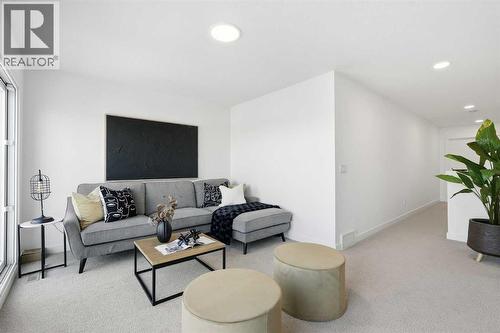 2104 17A Street Sw, Calgary, AB - Indoor Photo Showing Living Room