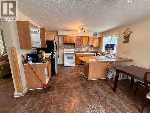 56, 305 5 Street, Wainwright, AB - Indoor Photo Showing Kitchen