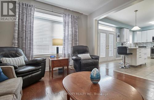 1599 Quail Run Drive, Oshawa (Taunton), ON - Indoor Photo Showing Living Room