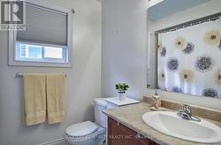 Main Upstairs Bathroom - 