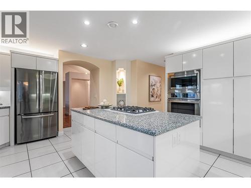 2545 Campbell Road, West Kelowna, BC - Indoor Photo Showing Kitchen With Upgraded Kitchen