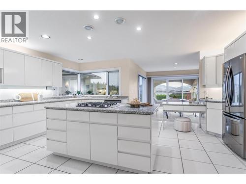 2545 Campbell Road, West Kelowna, BC - Indoor Photo Showing Kitchen