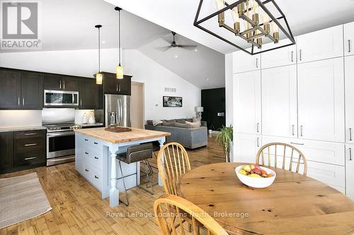 176 Semple Lane, Grey Highlands, ON - Indoor Photo Showing Kitchen With Upgraded Kitchen
