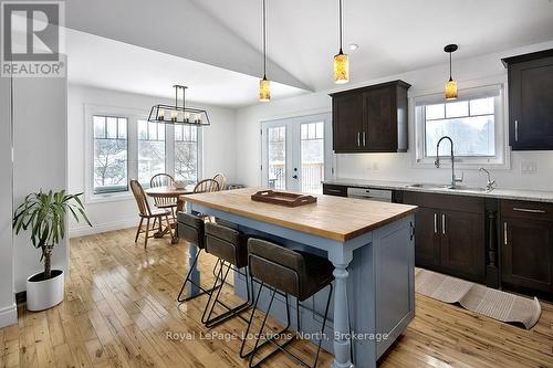 176 Semple Lane, Grey Highlands, ON - Indoor Photo Showing Kitchen With Upgraded Kitchen