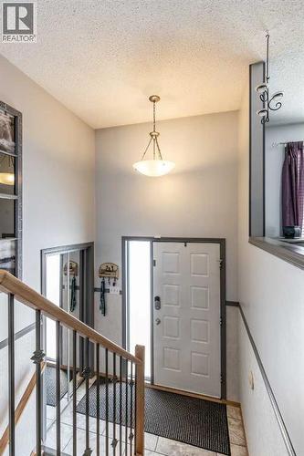 52 Ross Haven Way Se, Medicine Hat, AB - Indoor Photo Showing Other Room