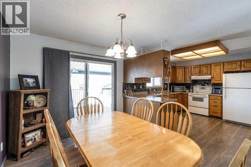 52 Ross Haven Way Se, Medicine Hat, AB - Indoor Photo Showing Dining Room