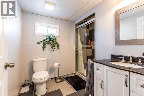 52 Ross Haven Way Se, Medicine Hat, AB - Indoor Photo Showing Bathroom