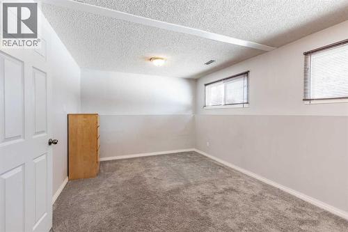 52 Ross Haven Way Se, Medicine Hat, AB - Indoor Photo Showing Other Room