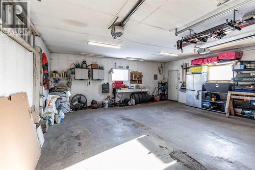 52 Ross Haven Way Se, Medicine Hat, AB - Indoor Photo Showing Garage