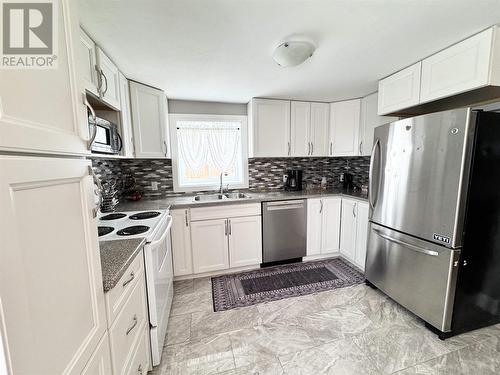 73 Lansdowne St S, Chapleau, ON - Indoor Photo Showing Kitchen With Double Sink
