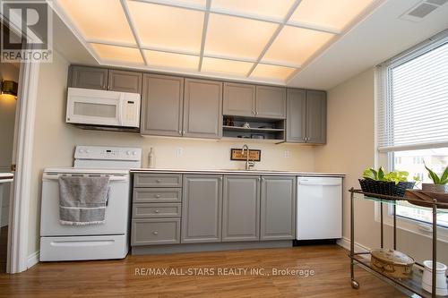 408 - 50 Rivermill Boulevard, Kawartha Lakes (Lindsay), ON - Indoor Photo Showing Kitchen