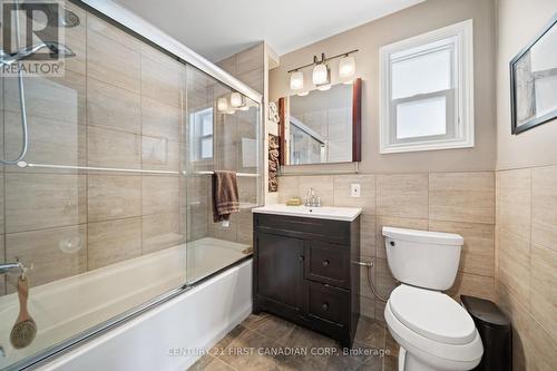 6168 William Street, Lucan Biddulph (Lucan), ON - Indoor Photo Showing Bathroom