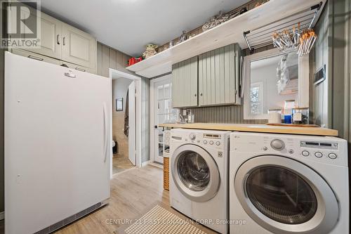 6168 William Street, Lucan Biddulph (Lucan), ON - Indoor Photo Showing Laundry Room