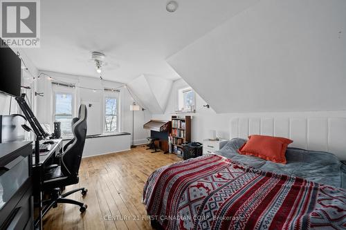 6168 William Street, Lucan Biddulph (Lucan), ON - Indoor Photo Showing Bedroom