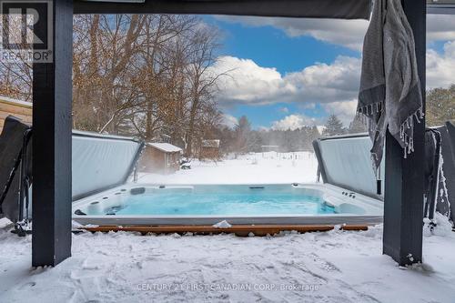 6168 William Street, Lucan Biddulph (Lucan), ON - Outdoor