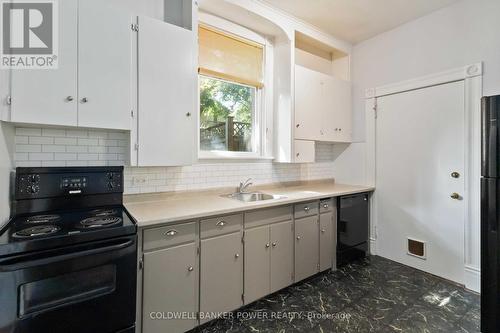 547 William Street, London East (East F), ON - Indoor Photo Showing Kitchen