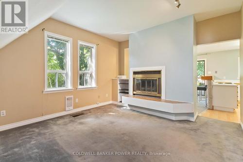 547 William Street, London East (East F), ON - Indoor With Fireplace