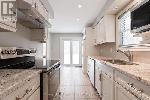 120 Killarney Court, London North (North H), ON - Indoor Photo Showing Kitchen With Double Sink