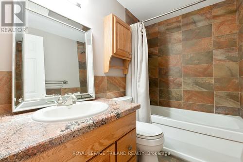 120 Killarney Court, London North (North H), ON - Indoor Photo Showing Bathroom